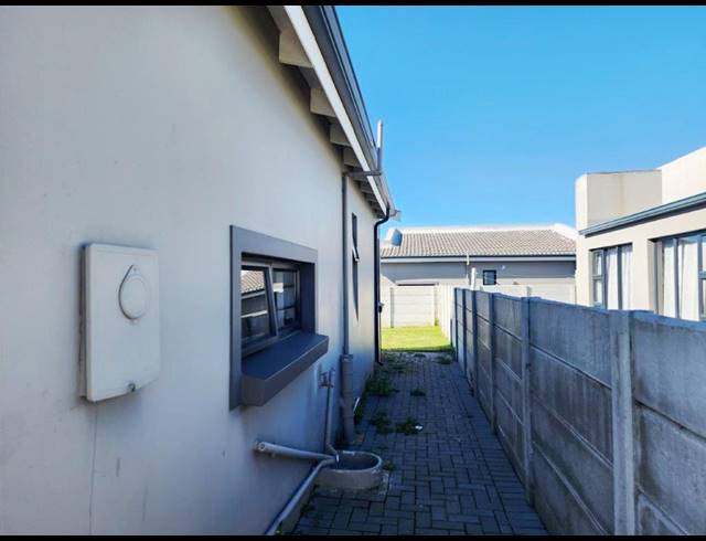 2 BEDROOM TOWNHOUSE FOR SALE IN PARSONSVLEI